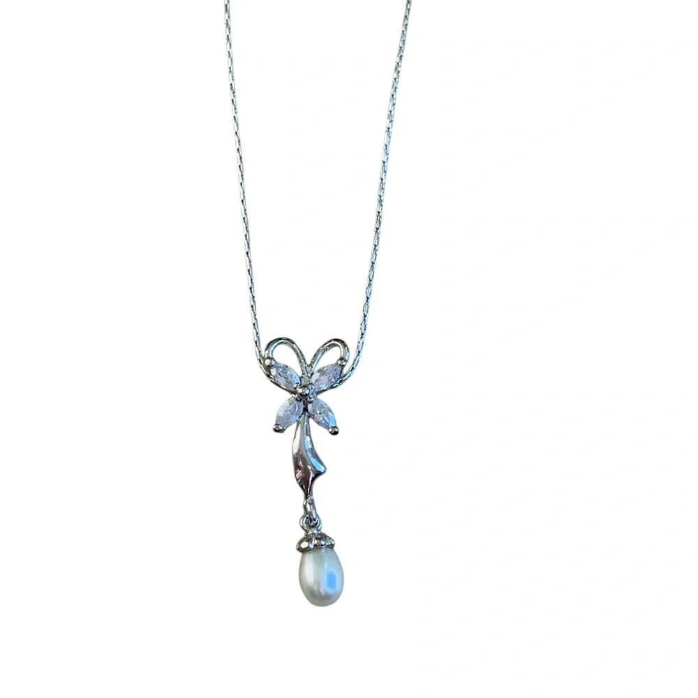 Elegant 18K White Gold Plated Butterfly Pearl Drop Necklace NWOT - Picture 4 of 12